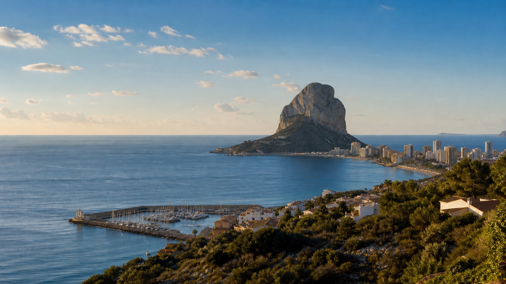 Costa de Calpe, puerto deportivo y Peñón de Ifach